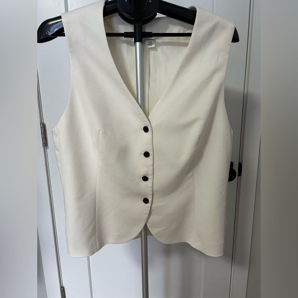 Women’s H&M Cream Buttoned Vest-size Large